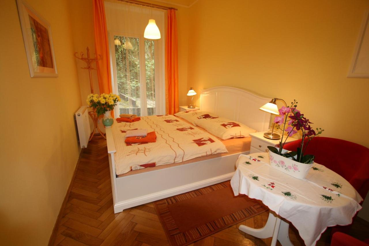 Apartment No. 12 Trziste 29 Karlovy Vary Bagian luar foto