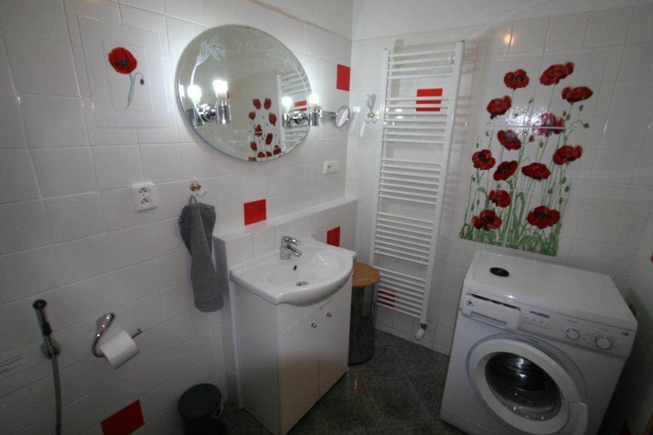 Apartment No. 12 Trziste 29 Karlovy Vary Bagian luar foto
